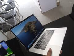 apple Macbook pro 2017 core i7 tuch bar tuch id