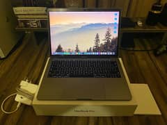 Macbook Pro Core i5 2017, 13” inch, 8 GB RAM, 256 GB SSD COMPLETE BOX 0