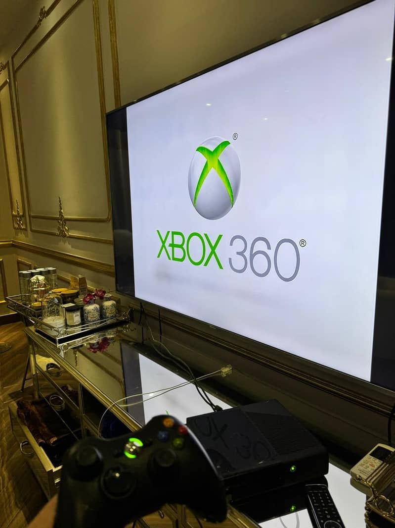 X box 360 console game almost brand new 0