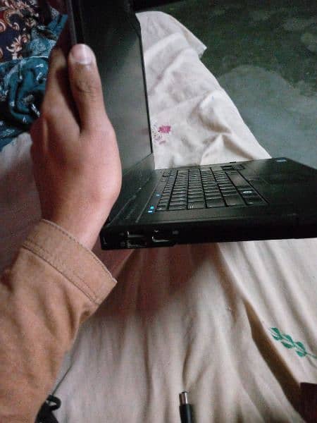 Dell vostro E6510 laptop in good condition 4