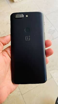 one plus 5t black clr good condition orgnl pic attached 6gb ram