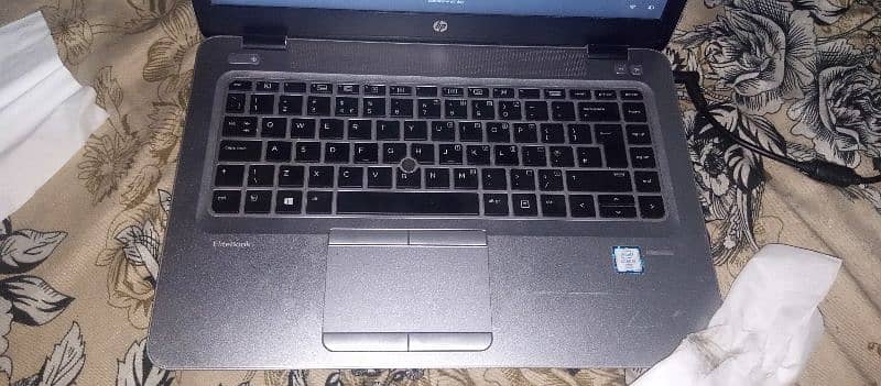 HP laptop in good condition 2