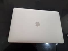 apple ,macbook pro 2018 core i7