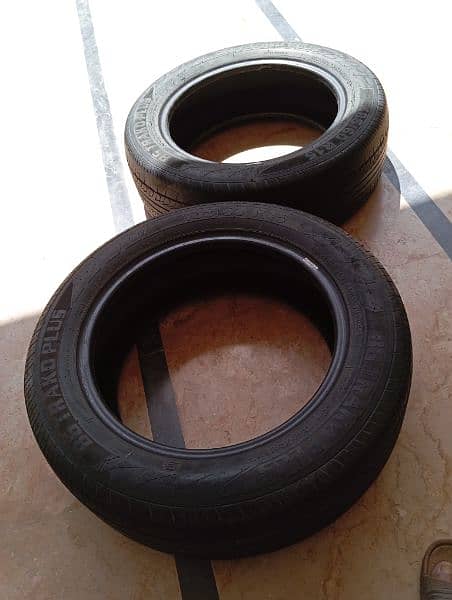 Used tyre 15 ream size. 2
