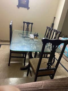 Dining Table Set. Nice Condition