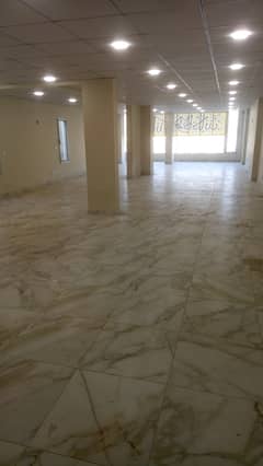 Commercial office open area / Hall 1800/3600 sqr feet in main Rashid minhas Road Gulshan iqbal