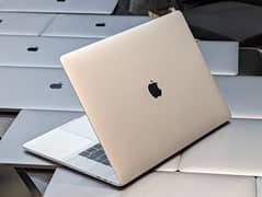 Apple Macbook Pro Core i7    16/512