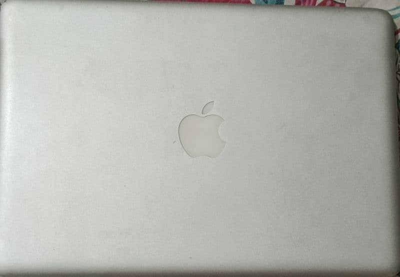 MacBook 13 inch early 2011 3