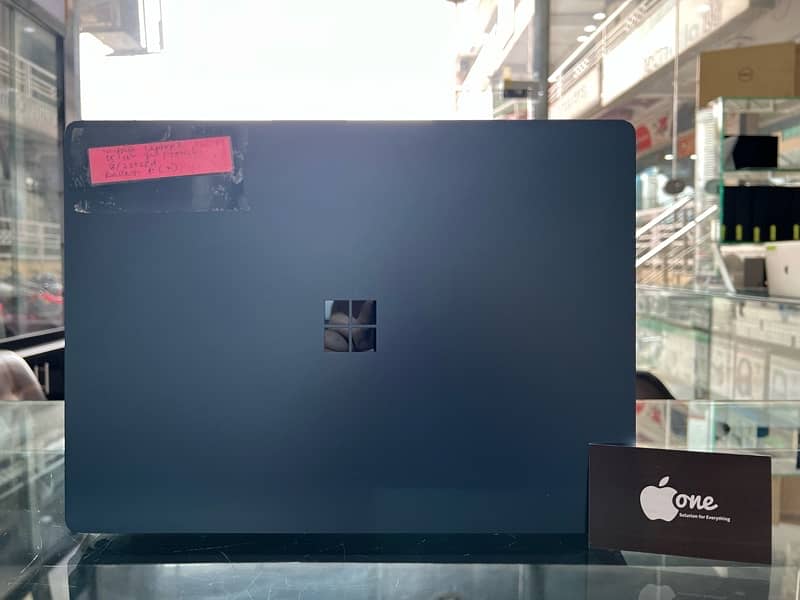 Microsoft surface Laptop 3 i5 10th Gen 8/256GB 2K Display 0