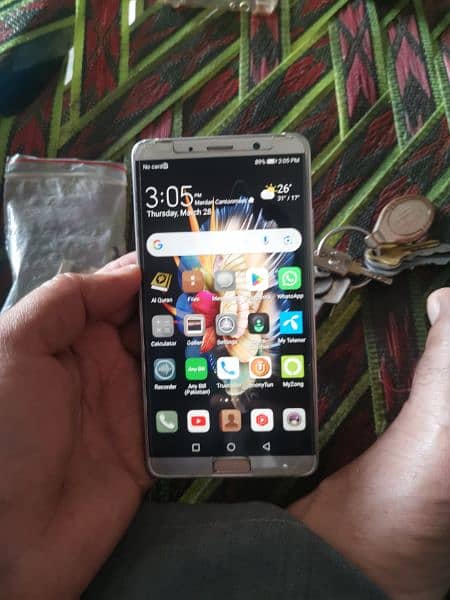 Huawei mobile phon zabar 10 and Mate 10 4/64Nice mobile phon 0