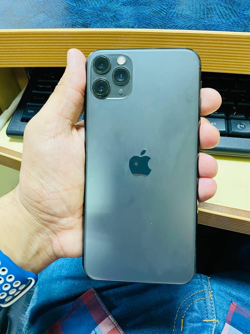 IPHONE 11 PRO MAX 256 GB PTA APPROVED WITH BOX 7