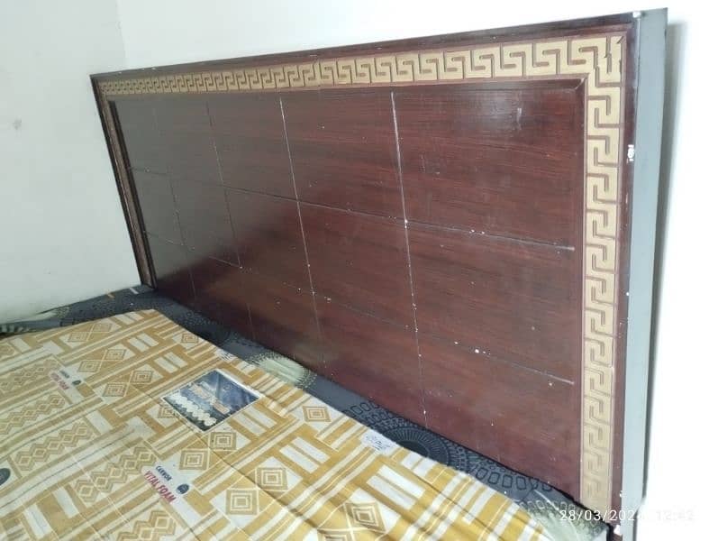King Size wooden Bed with Mattress 1