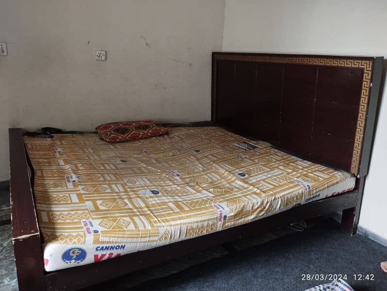 King Size wooden Bed with Mattress 2
