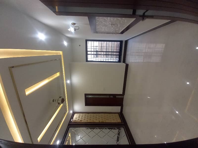Faisal Town Lahore
10 Marla Newly House For Sale 22