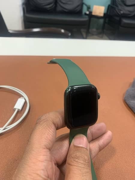 Apple Watch series 7 45mm Green 1