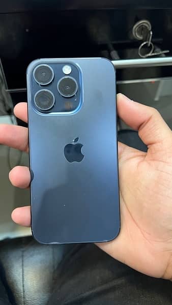 Iphone 15 pro Blue Titanium 7