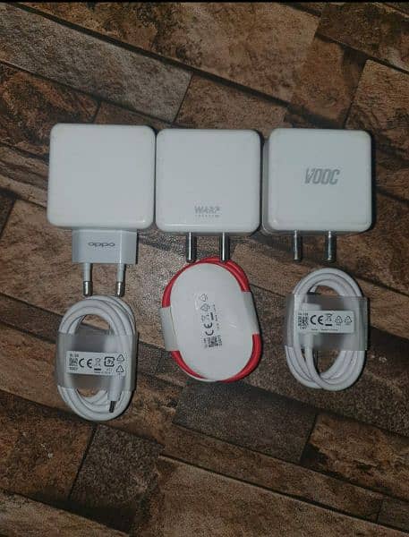 realmi vooc charger 100% genuine. Full add read 5