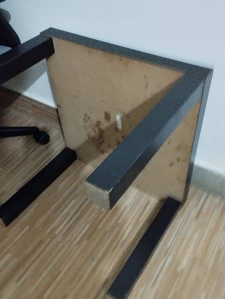 Ikea center table with removable legs 5