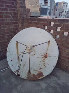4 feet dish with 2 llp for sale