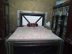 bed  suitable singar showcase almari