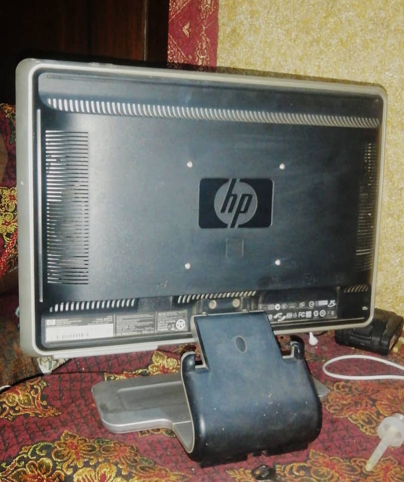 Urgent sale Hp 17 inch flat lcd monitor 1