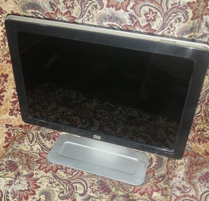 Urgent sale Hp 17 inch flat lcd monitor 2