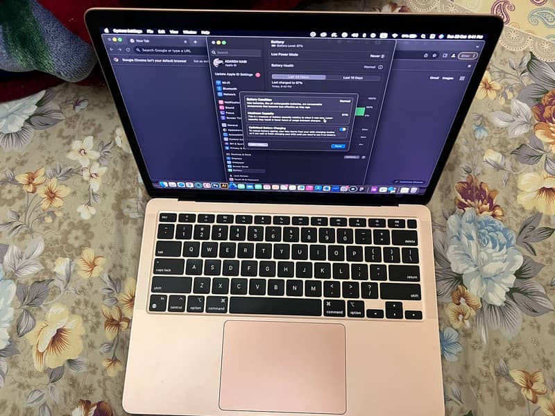 Macbook Air M1 Chip 13 Inch 8/256 10/10 Condition | Gold 0