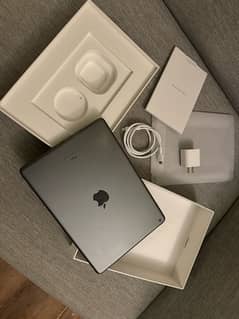 iPad 9th Gen in 10/10 Condition with Box