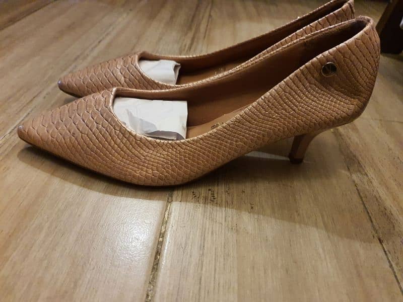 Branded Shoe for Ladies on SALE 0