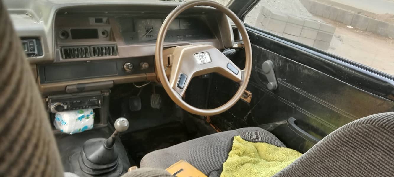 Toyota corolla 1980 ke70 12