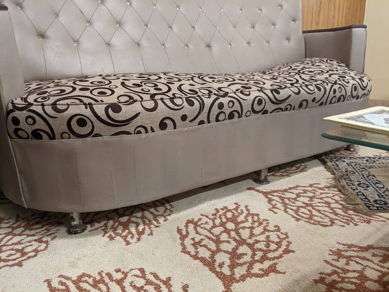 7 Seater Sofa Set In good Condition 2