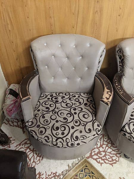 7 Seater Sofa Set In good Condition 5