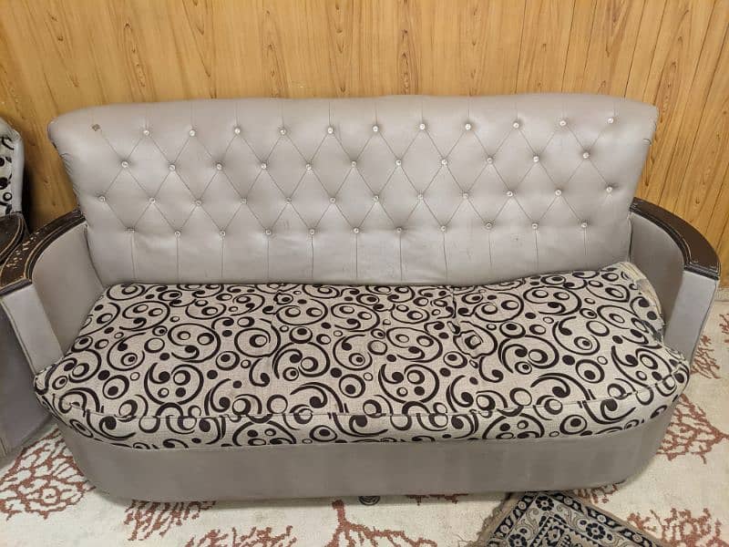 7 Seater Sofa Set In good Condition 6