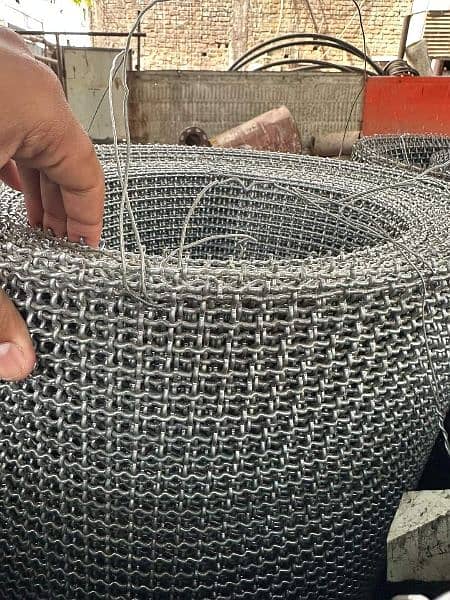 chain link fence razor wire barbed wire security mesh jali pipe 12