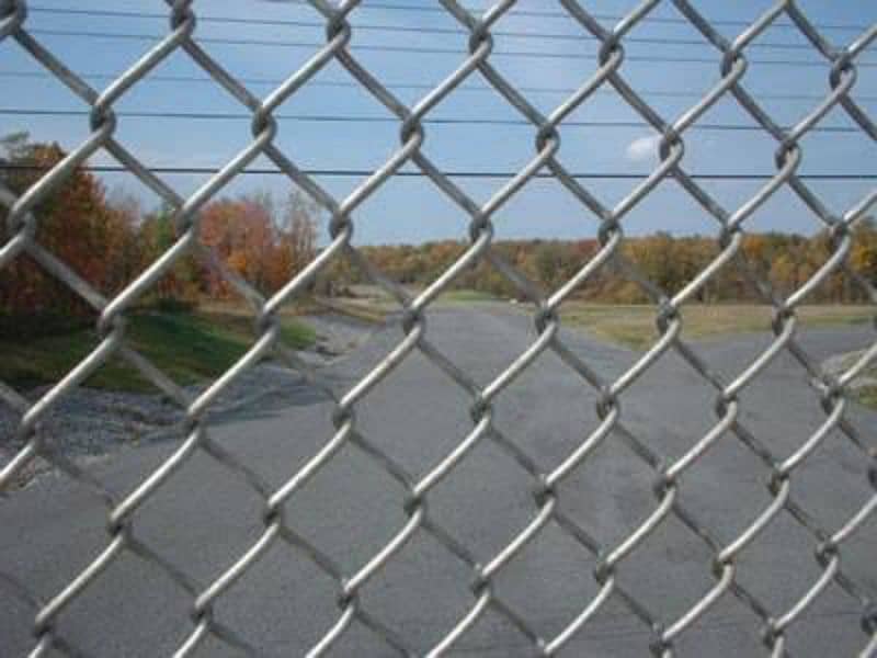 Razor wire Barbed wire Mesh Security fence Chain link fence pipe jali 10