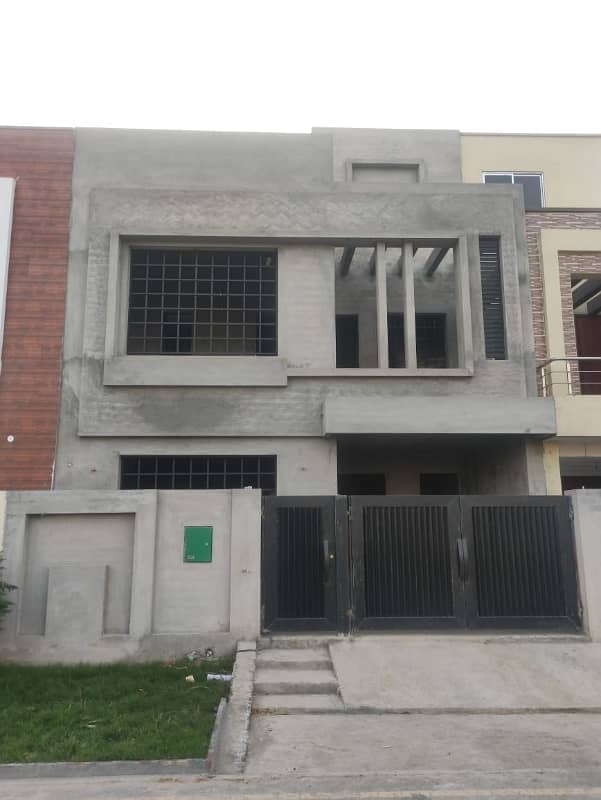Near To Park Beautiful 5 Marla Grey Structure House For Sale 11