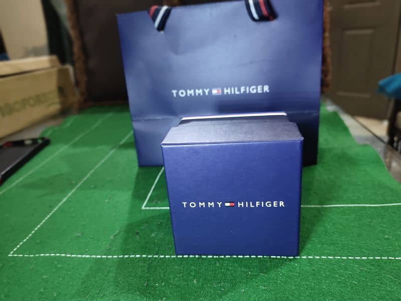 Tommy Hilfiger coronography 3