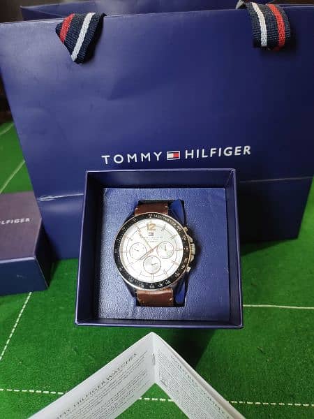 Tommy Hilfiger coronography 4