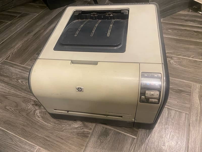 HP CP1515n Color Printer 0
