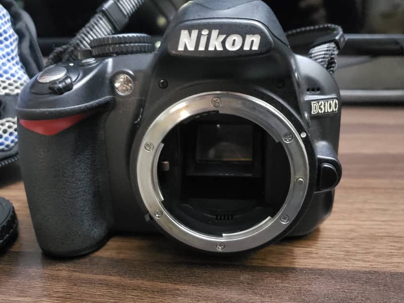 Nikon D3100 with 18-55 & 50MM, Bag, Charger and 4GB card//Urgent Sale 1