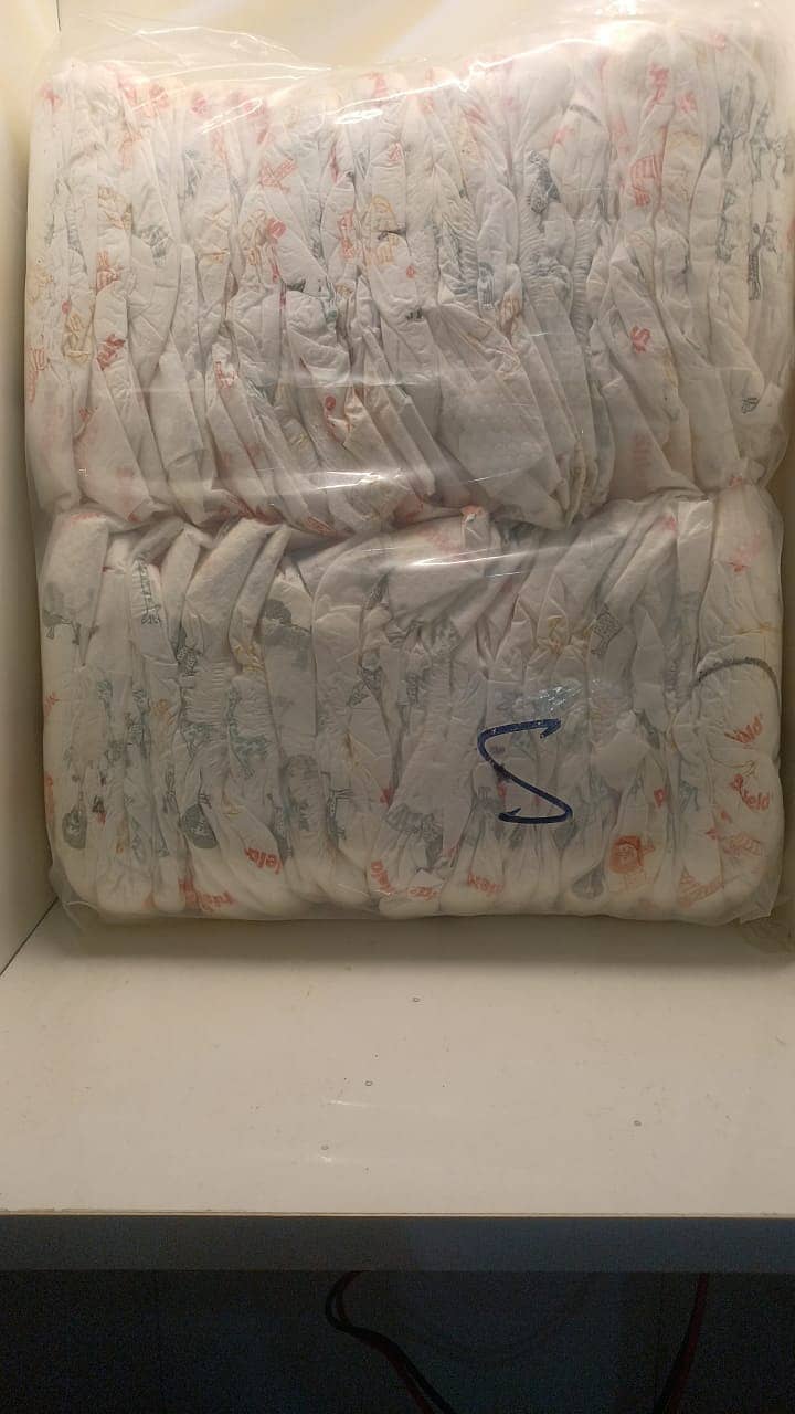 Jumbo Pack Baby Diaper / Pamper 2