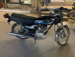 Honda 125 cc urgent for sale my WhatsApp number 032,,41,,942,,878