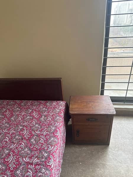 Single bed with side table for sale 2