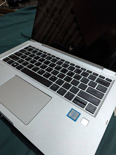 HP EliteBook x360 1030 G2  core i5 7th generation 512 gn SSD 8 gb RAM 5