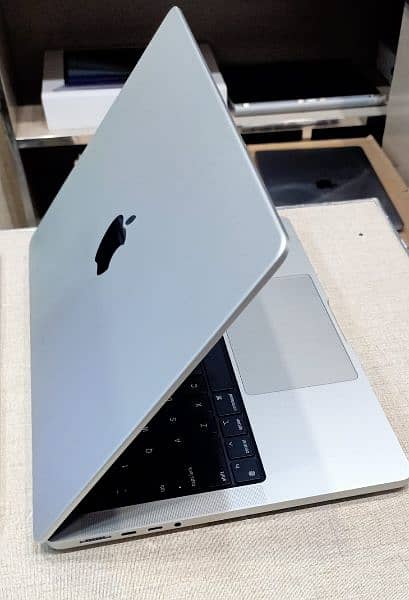 Macbook Pro M1 M2 M3 all models available 6