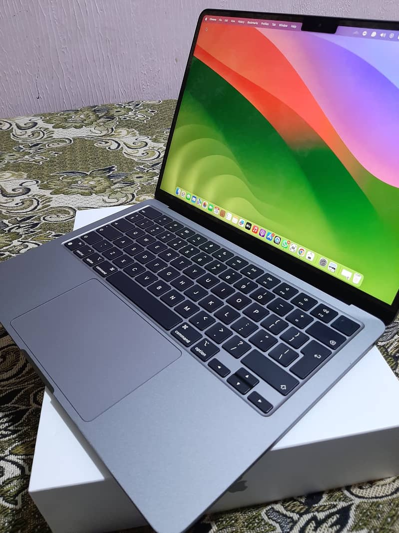 MacBook Air (M2 Chip) 13.6-inch (8/256) Scratchless 0