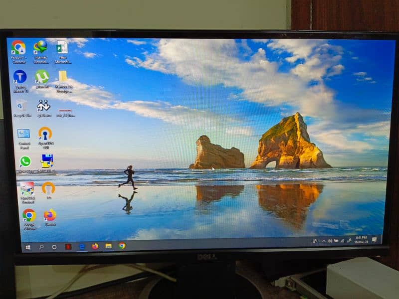 Dell 22Inch BorderLess LCD Full HD 1080p 0