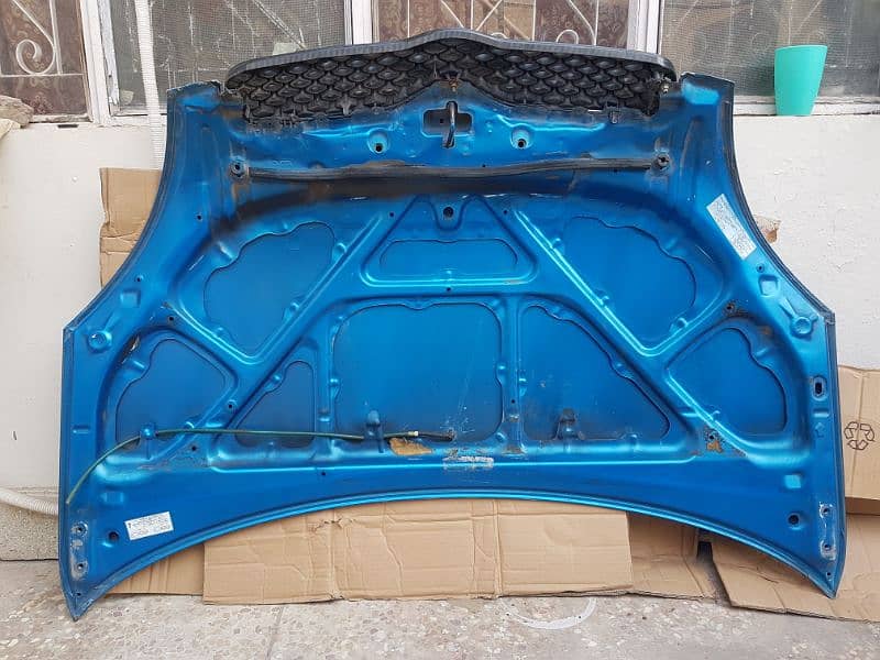 Toyota vitz bonnet 2004 0