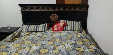 King Size double bed with side tables with dressing table