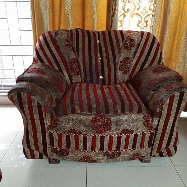 Maroon  Sofa set for sale in Lahore 1